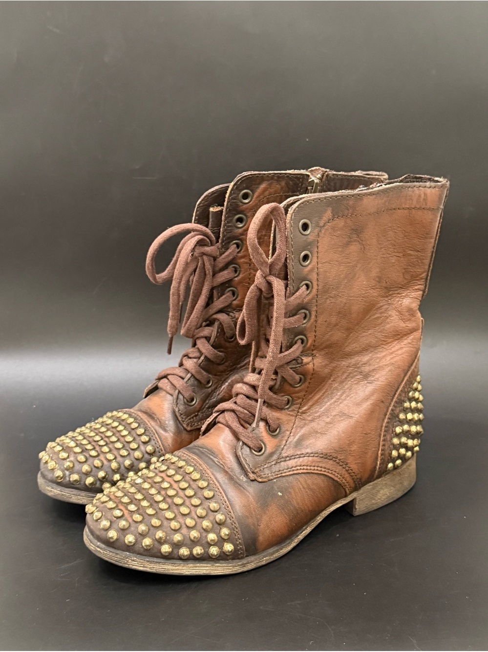STEVE MADDEN “Tarnney” Distressed Brown Leather Studded Moto Boots Size 7.5M